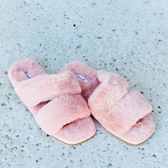 Qupid faux furry slides cozy fuzzy slippers PINK NEW - Picture 5 of 6